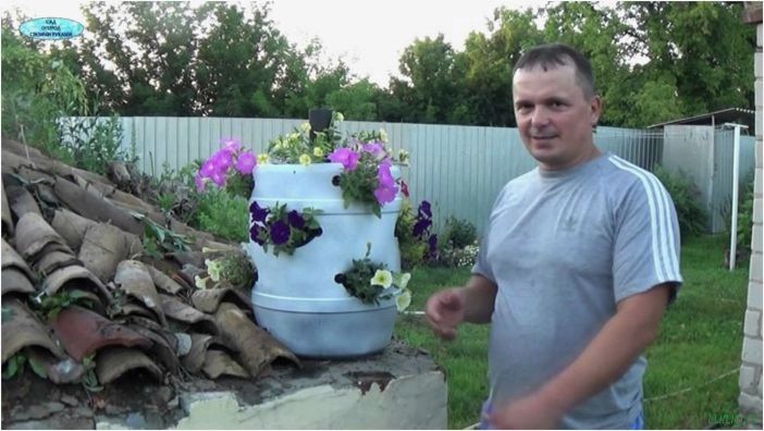 (вертикальная, клумба, способы, создания) Вертикальная клумба: способы создания и сделать своими руками? Оформление из подручных материалов, дерева, бутылок